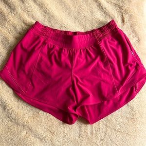 Lululemon Hotty Hot Low-Rise Short 4”